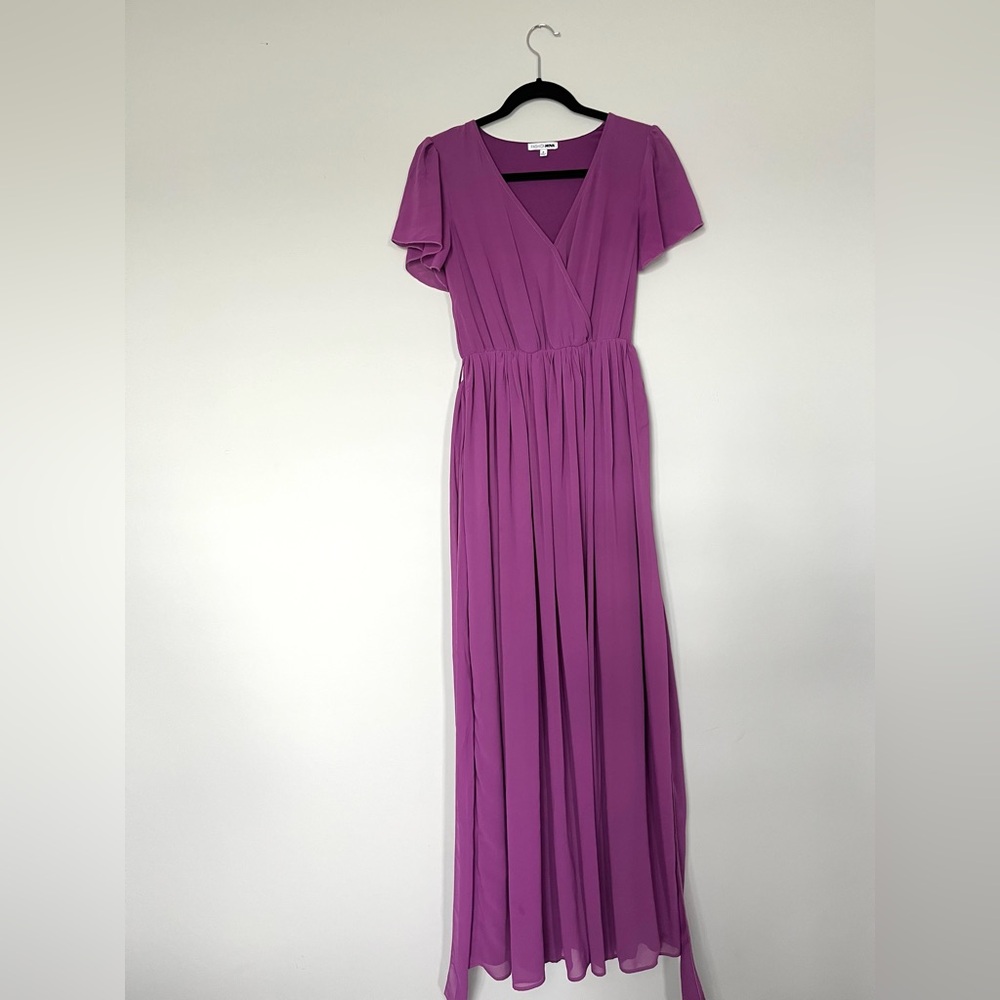 Fashion Nova V-Neckline Purple Maxi Dress Size S Short Sleeves, Flowy, Wedding